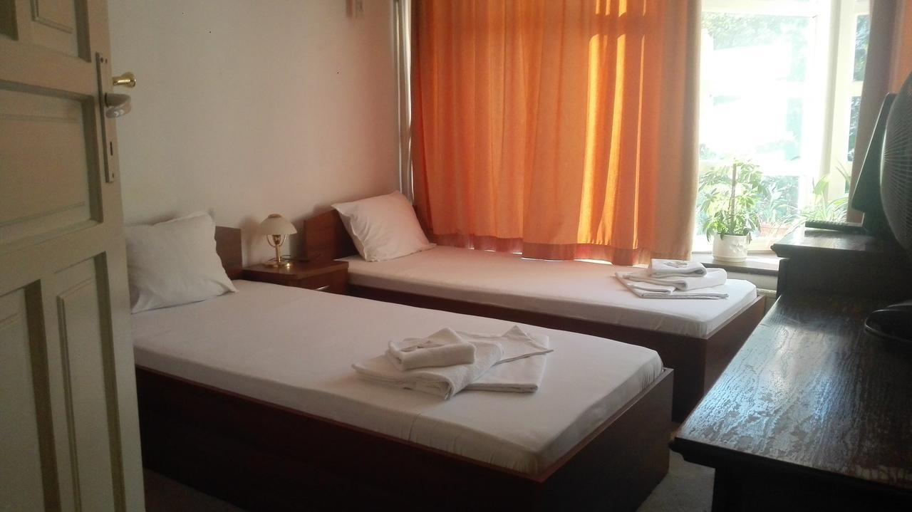 Family Hotel Rositsa Севлиево Экстерьер фото